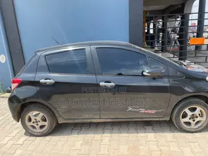 Toyota Vitz 2012 Black