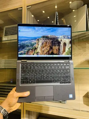 Laptop Dell Latitude 5300 2-in-1 8GB Intel Core i5 SSD 256GB
