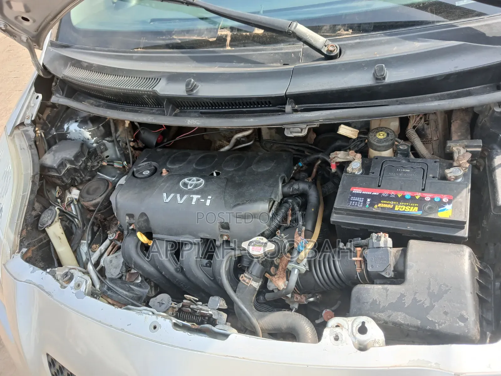 Toyota Vitz 2009 Silver