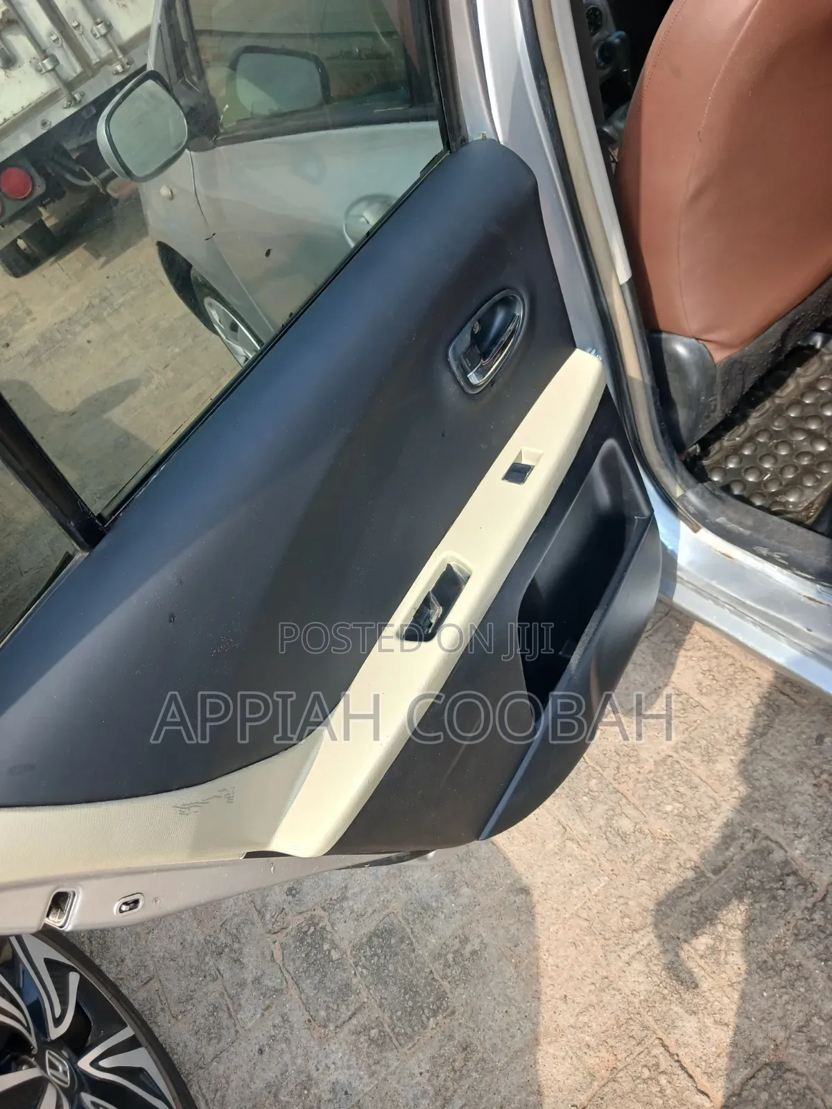 Toyota Vitz 2009 Silver