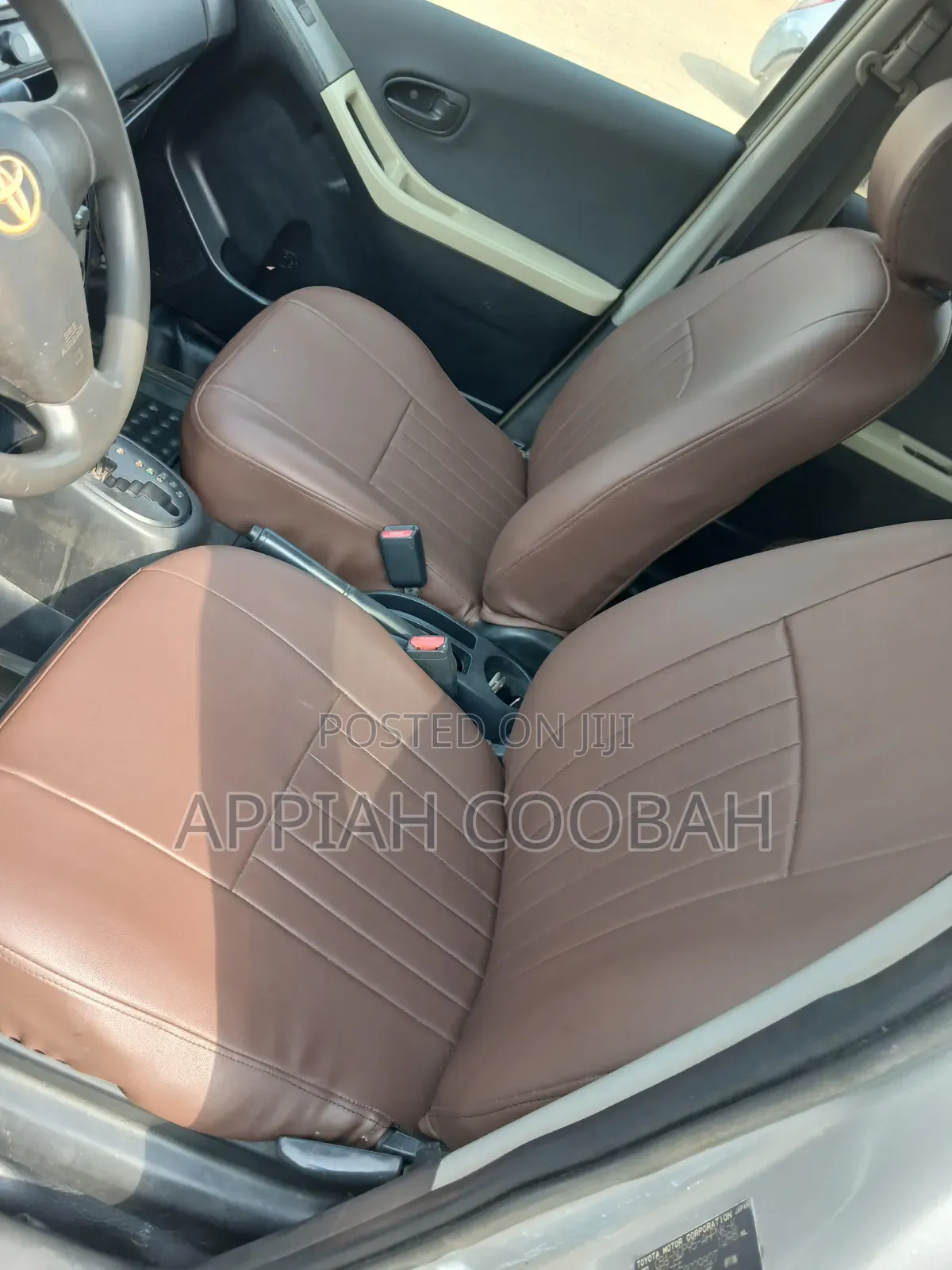 Toyota Vitz 2009 Silver