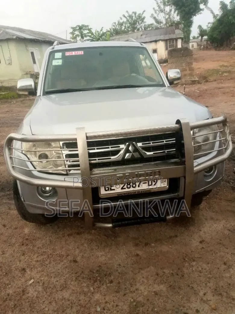 Mitsubishi Pajero Sport 2009 Silver