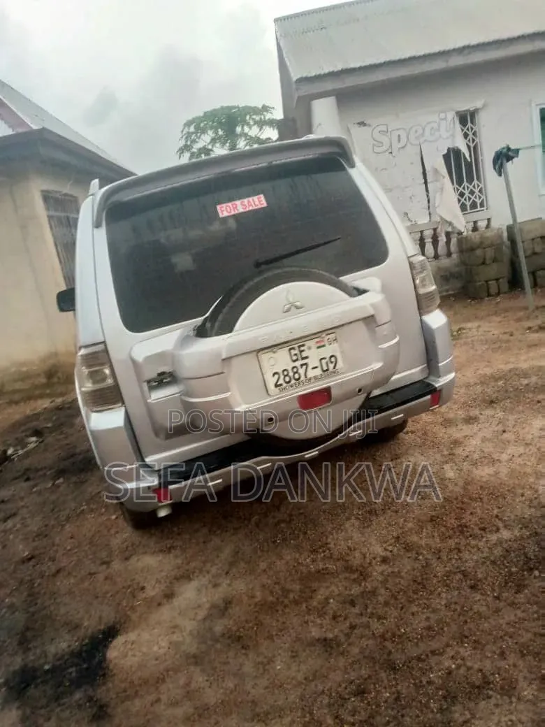 Mitsubishi Pajero Sport 2009 Silver