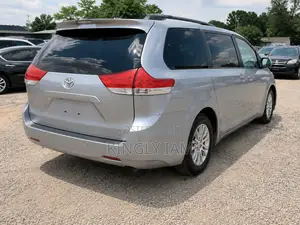 Toyota Sienna 2013 Gray
