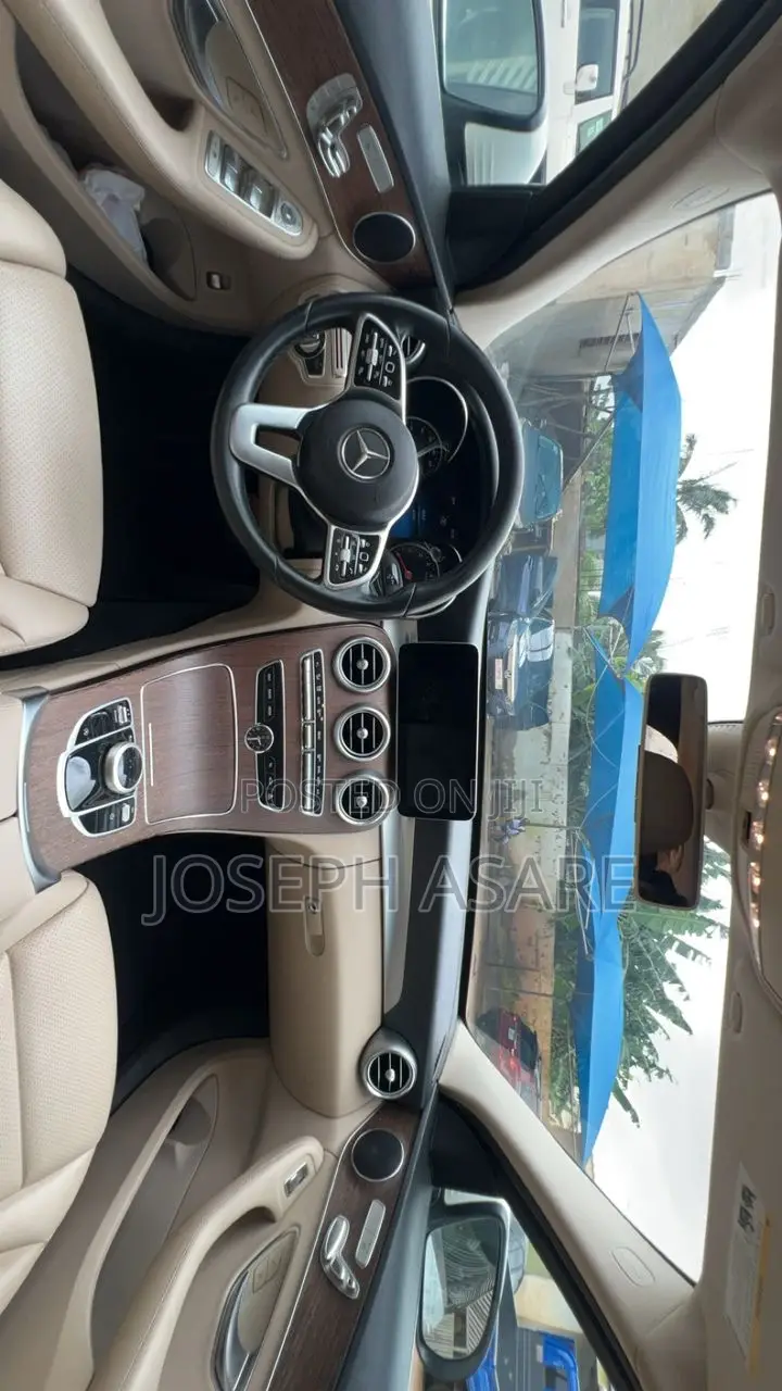Mercedes-Benz C300 2019 White