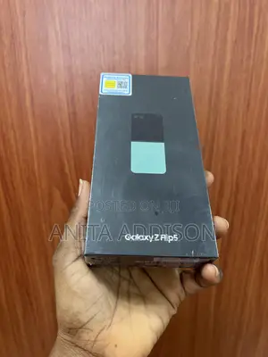 New Samsung Galaxy Z Flip5 256 GB