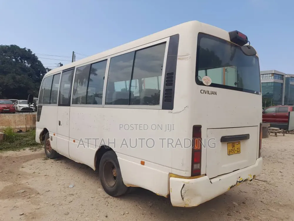 Mitsubishi Fuso Rosa 2013 White