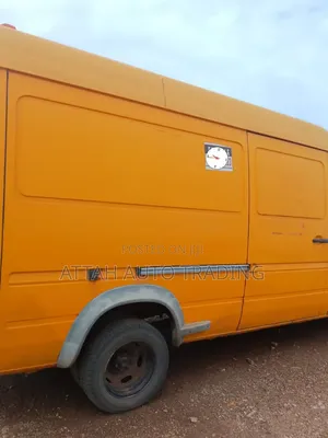 Mercedes-Benz Sprinter 2010 Orange