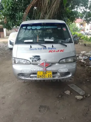 Hyundai H-100 2004 Silver