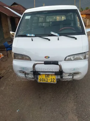 Hyundai H-100 2002 White