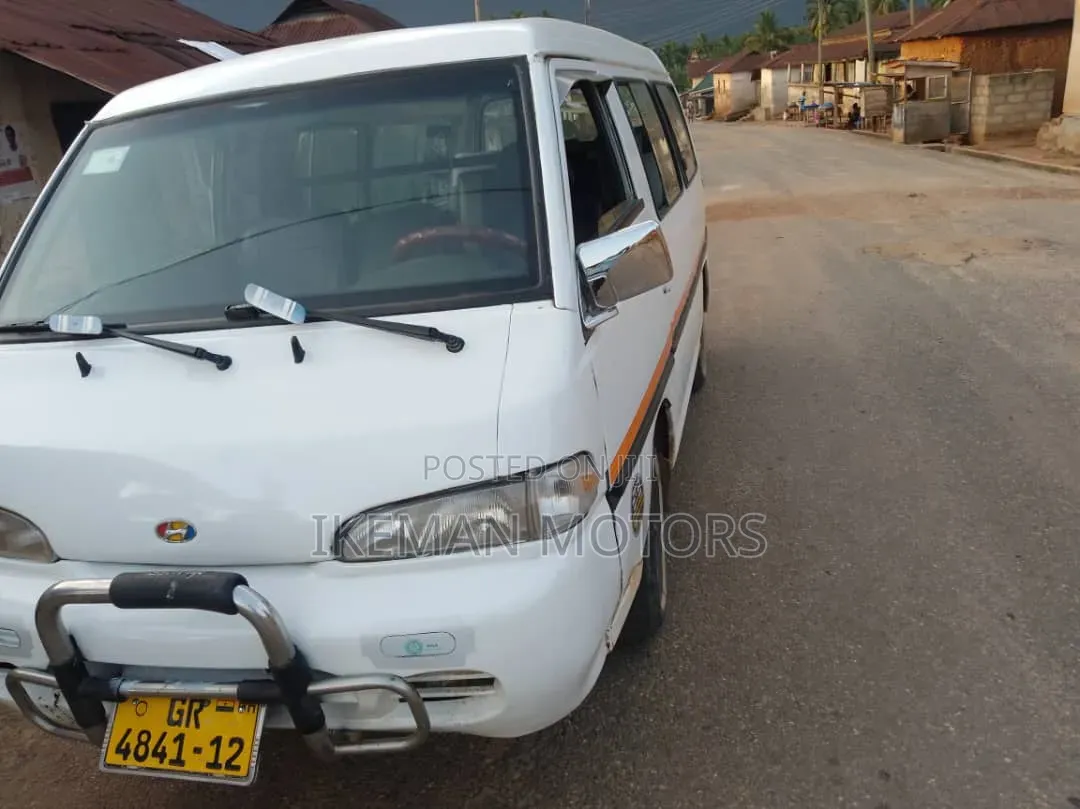 Hyundai H-100 2002 White
