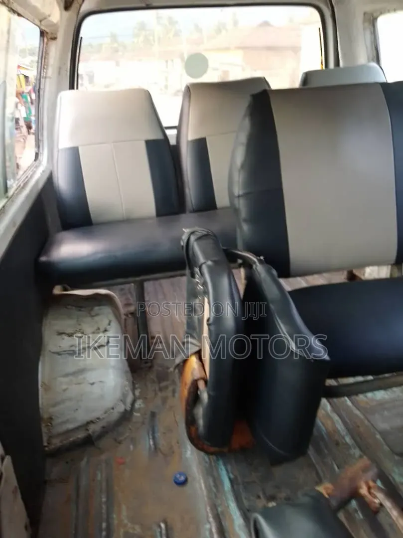 Hyundai H-100 2002 White