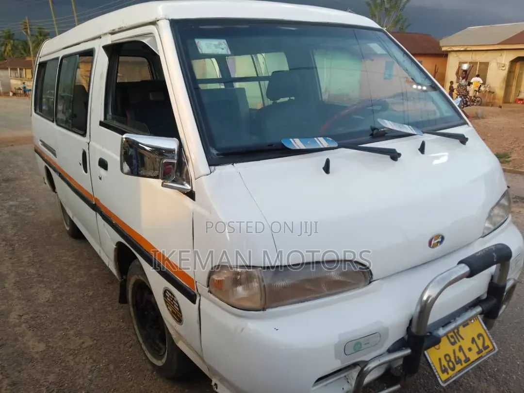 Hyundai H-100 2002 White