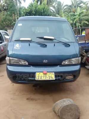 Hyundai H-100 2004 Blue