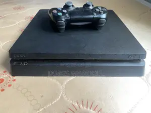 Playstation 4 Slim