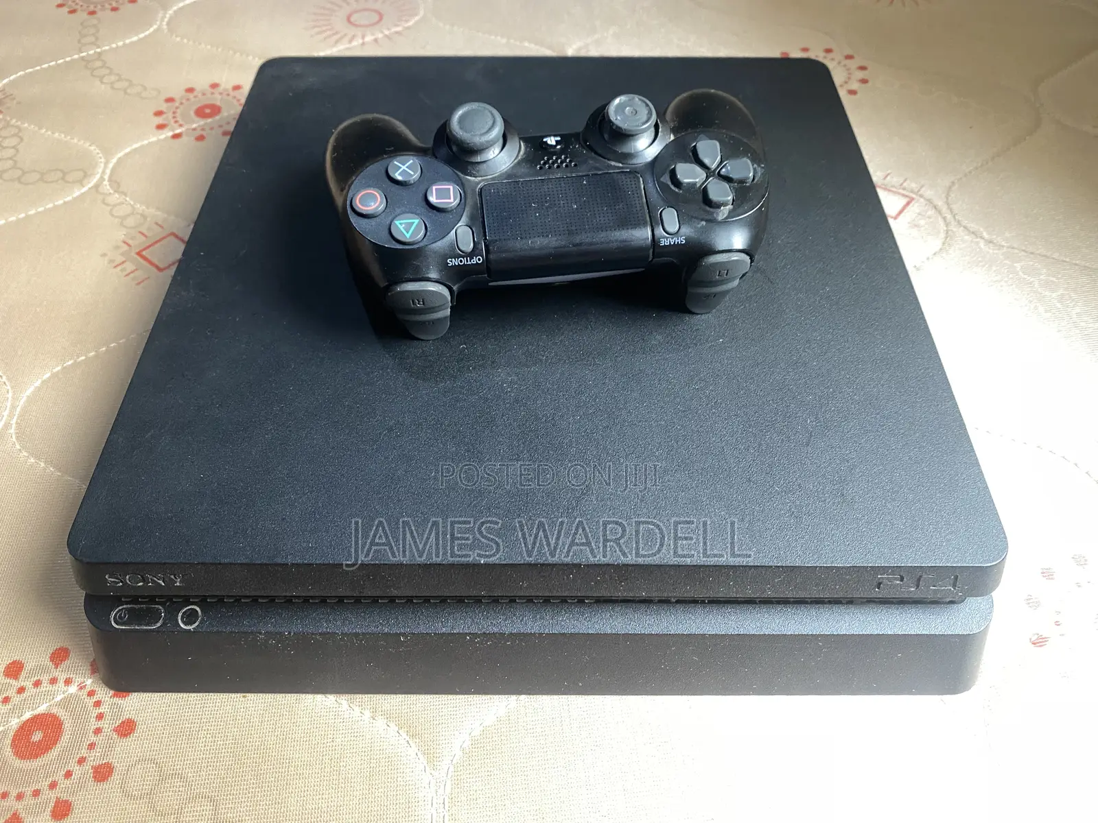 Playstation 4 Slim