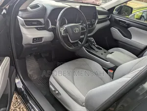Toyota Highlander LE AWD 2023 Black