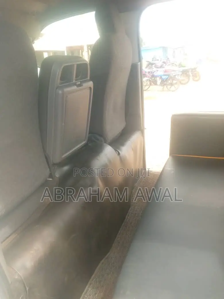 Nissan Caravan (Urvan) 2014 White