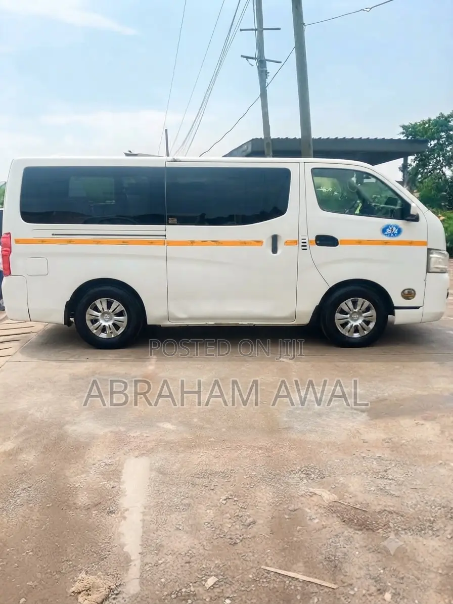 Nissan Caravan (Urvan) 2014 White