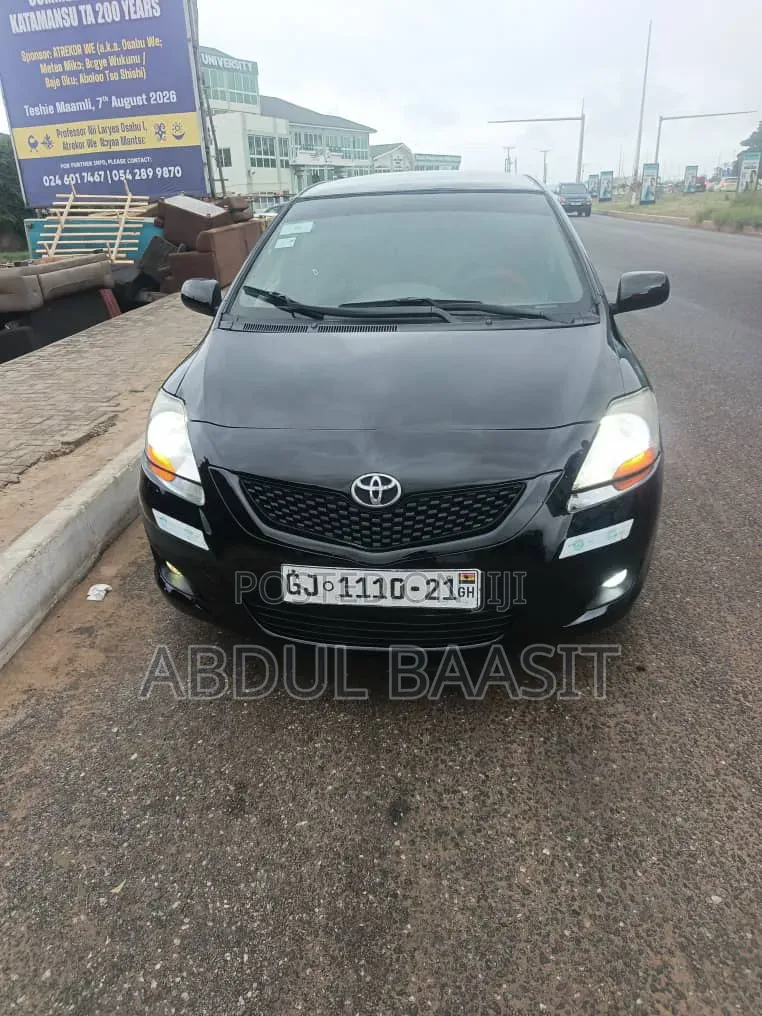 Toyota Yaris 2011 Black