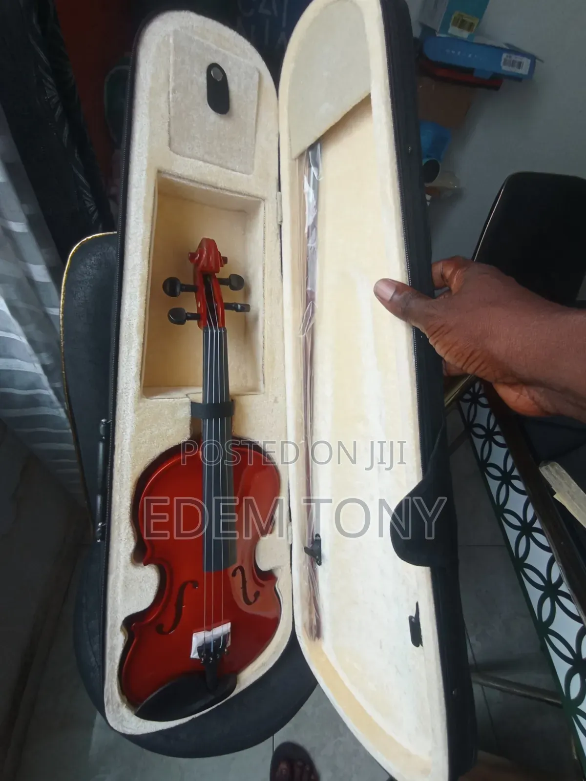 Vhienna Violins- Beginner Violin Set, Available in 4/4