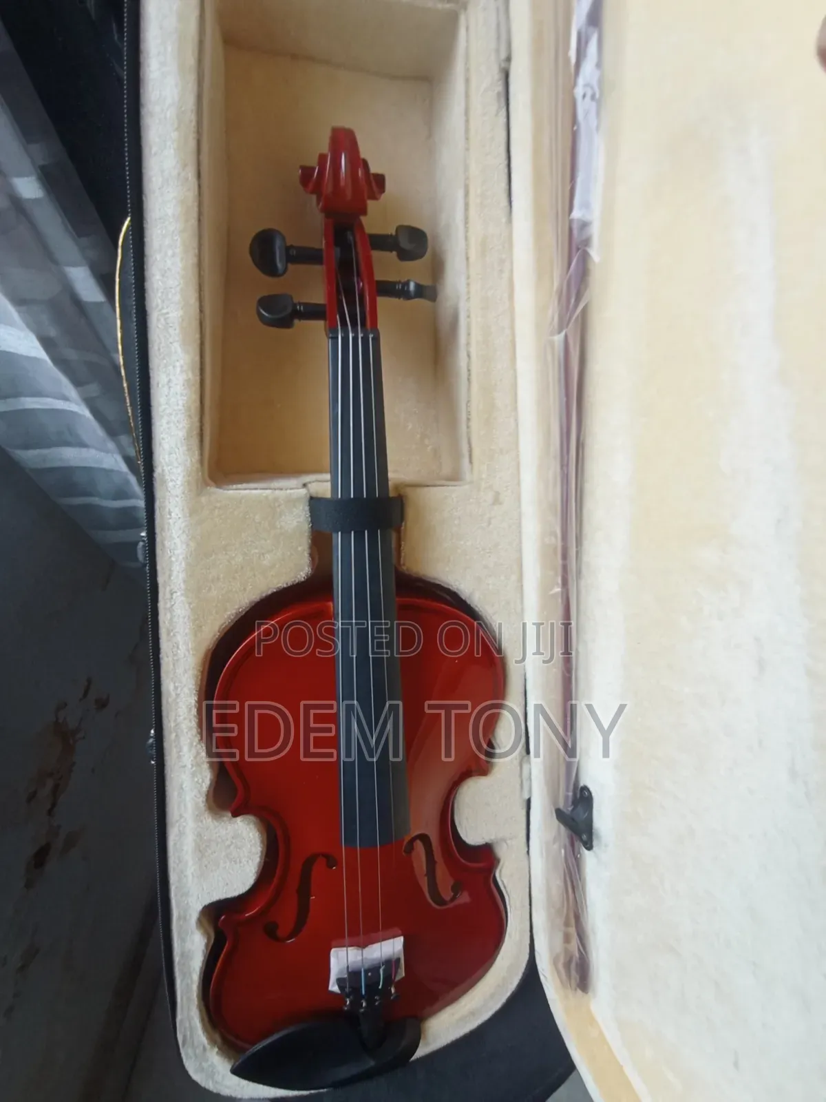 Vhienna Violins- Beginner Violin Set, Available in 4/4