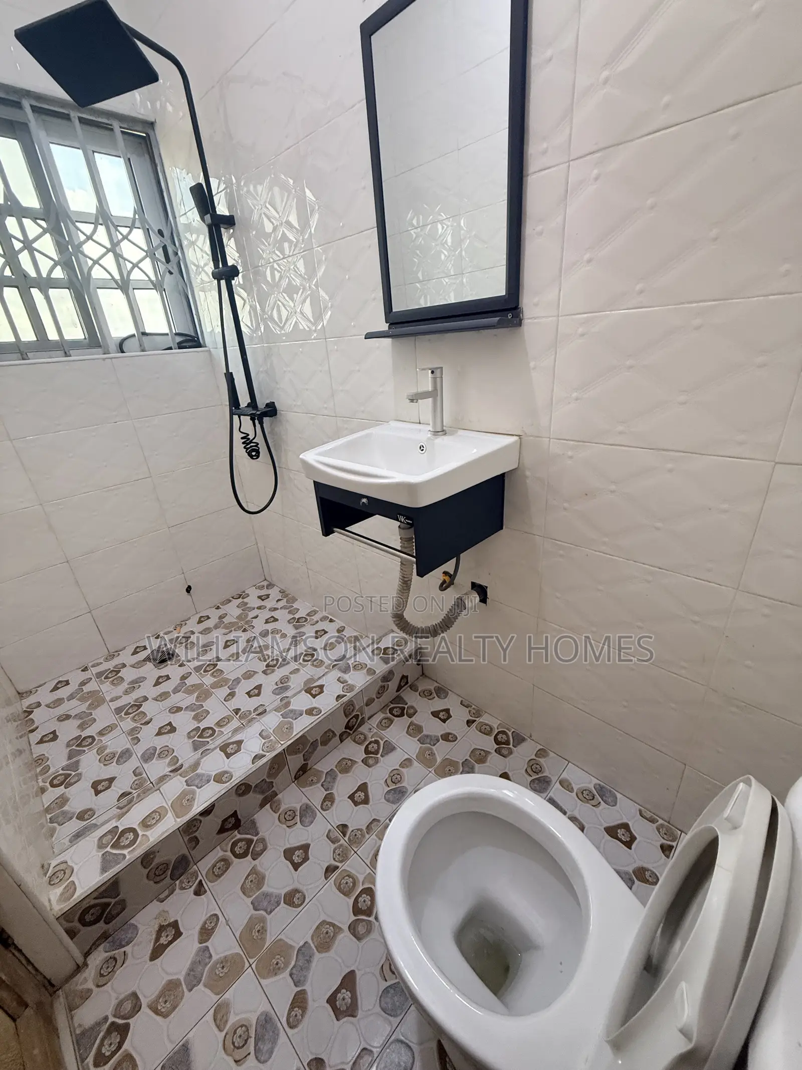 2bdrm Apartment in Community 18 Area, Spintex for rent