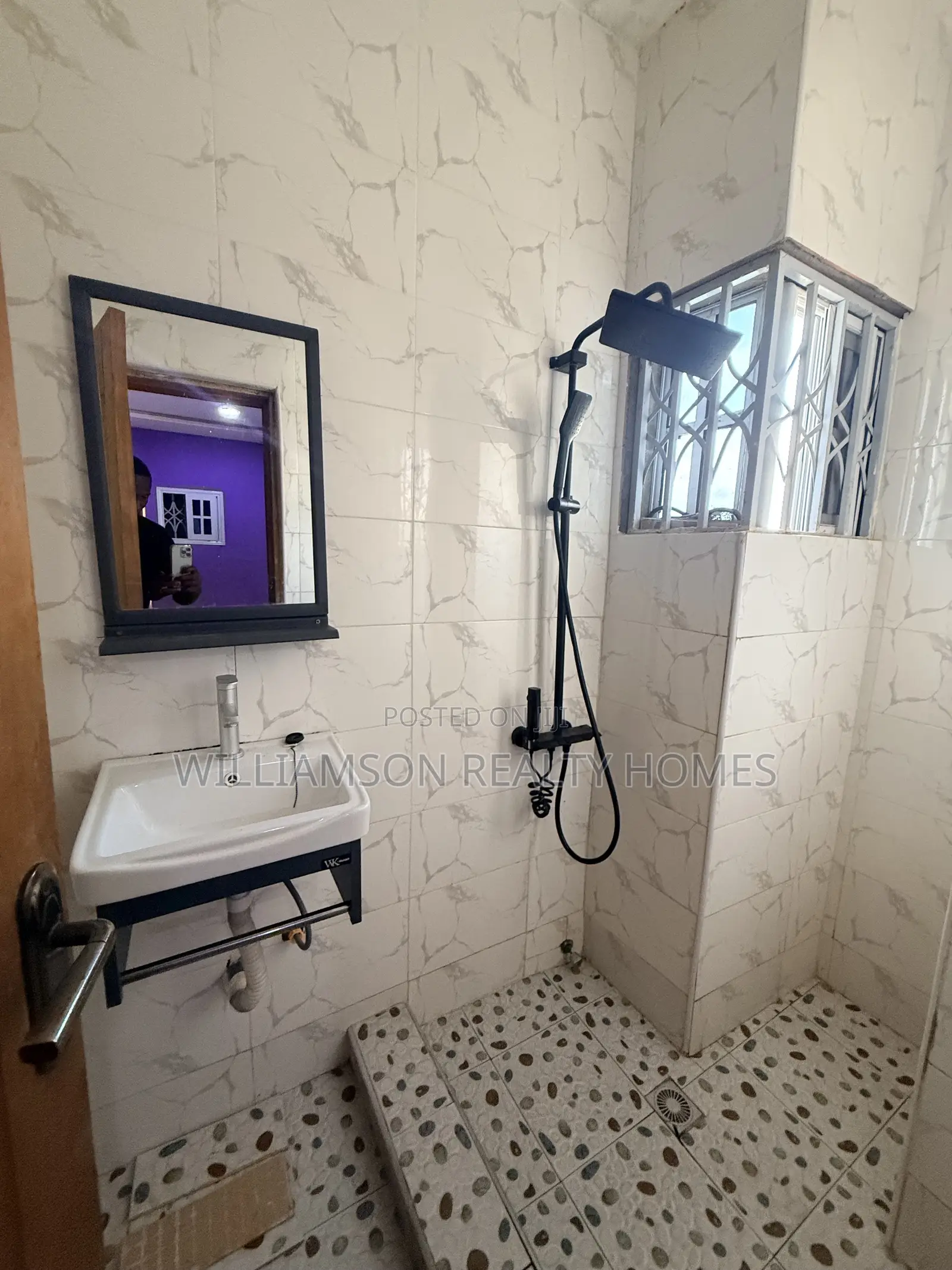 2bdrm Apartment in Community 18 Area, Spintex for rent