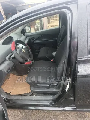 Toyota Yaris 2011 Black