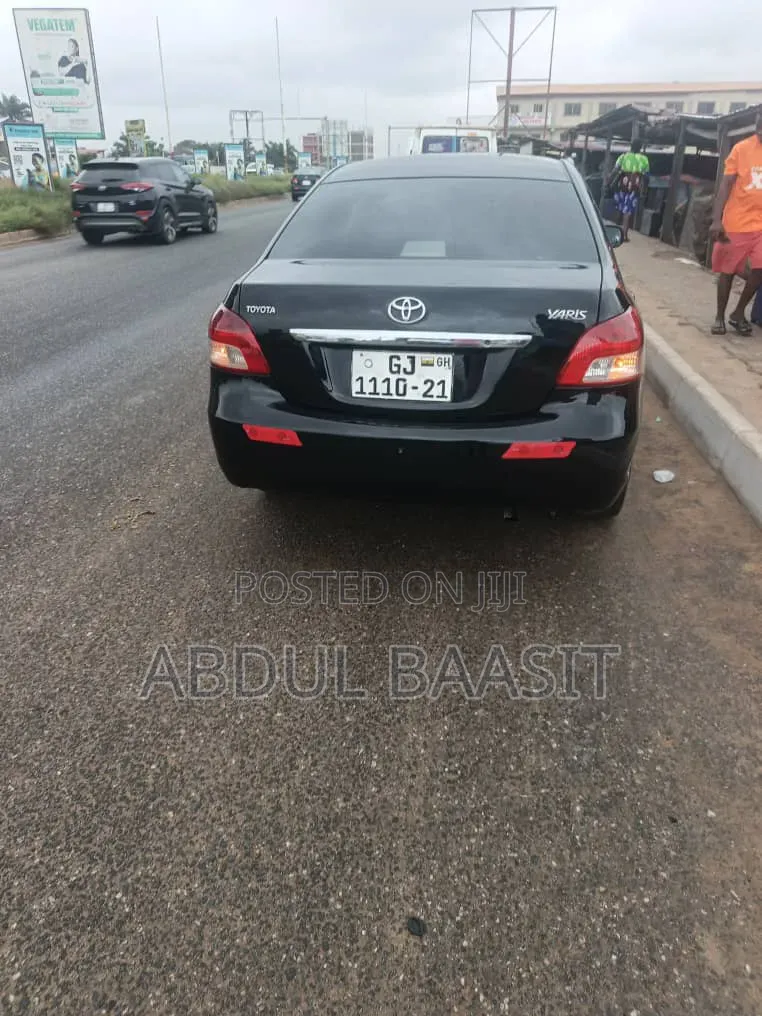 Toyota Yaris 2011 Black