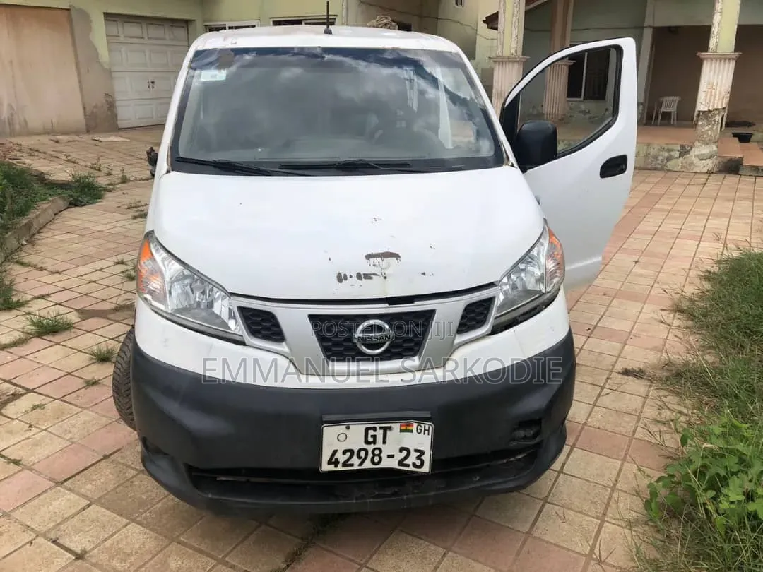 Nissan NV200 2017 White
