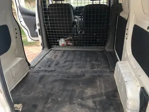 Nissan NV200 2017 White