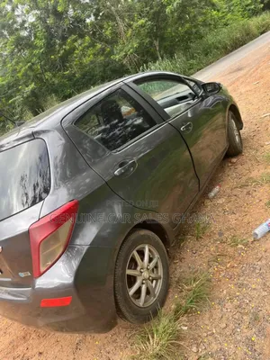 Toyota Vitz 2012 Silver