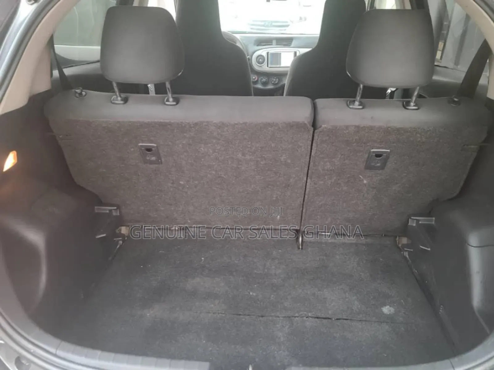 Toyota Vitz 2012 Silver