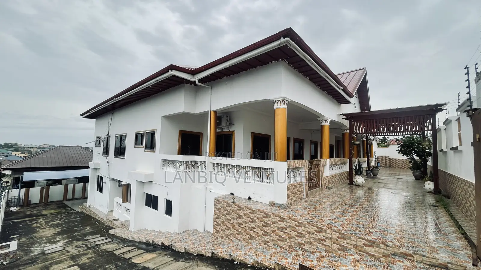 3bdrm Apartment in Awoshie for rent