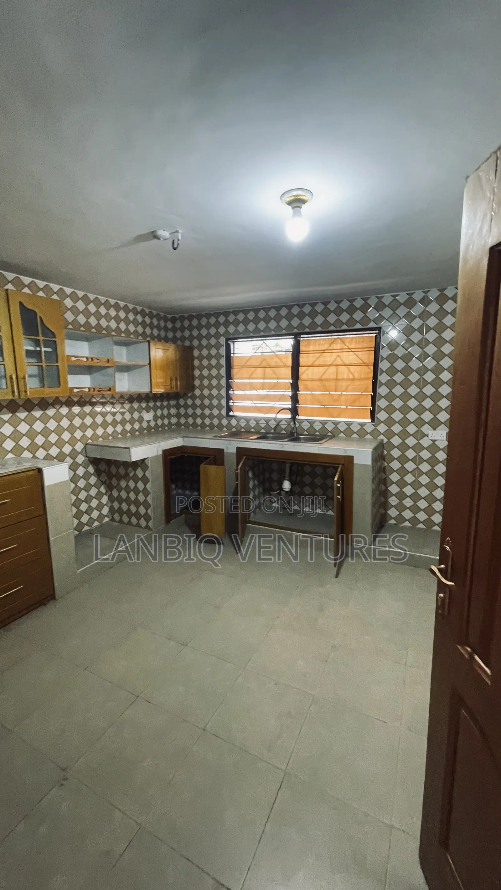 3bdrm Apartment in Awoshie for rent