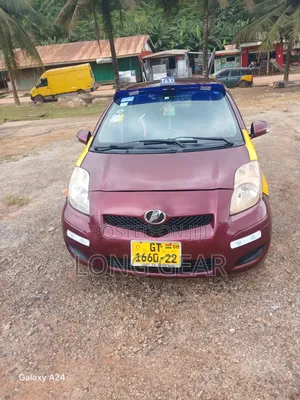 Toyota Vitz 2010 Brown