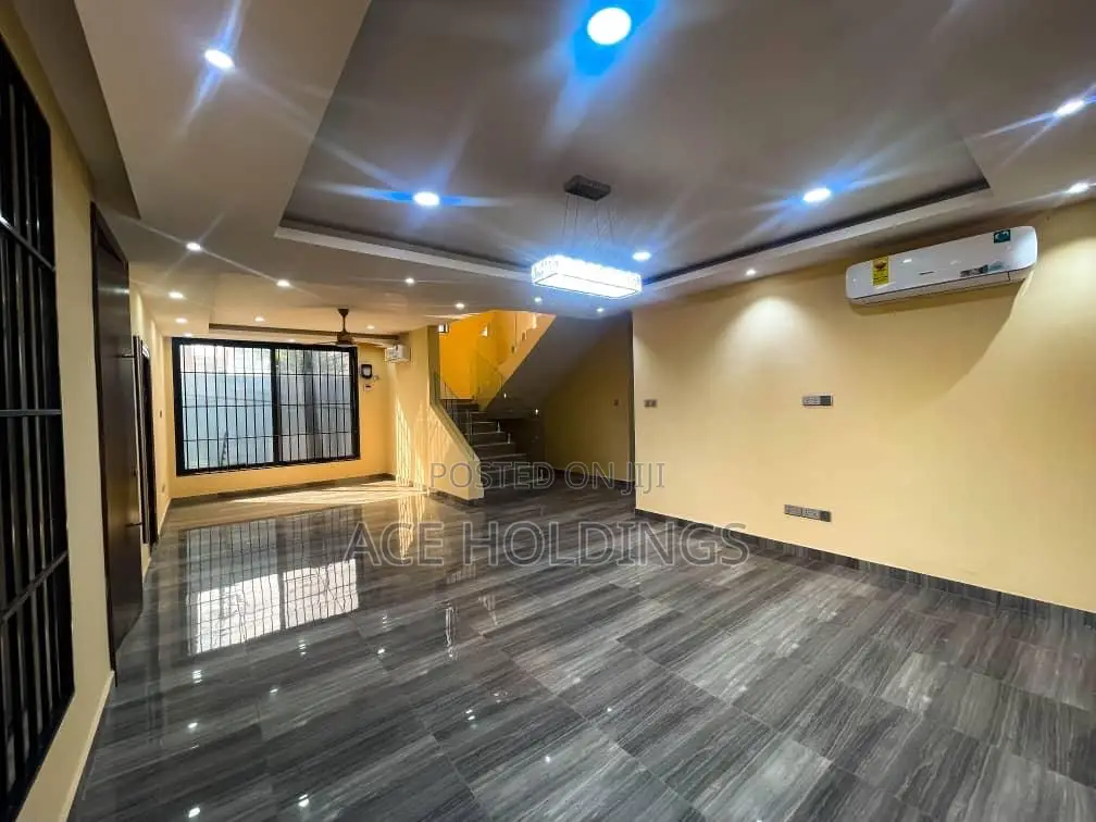 5bdrm Mansion in Adjiringanor, Adjiriganor for sale