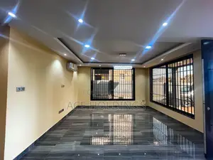 5bdrm Mansion in Adjiringanor, Adjiriganor for sale