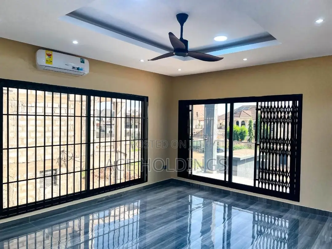 5bdrm Mansion in Adjiringanor, Adjiriganor for sale