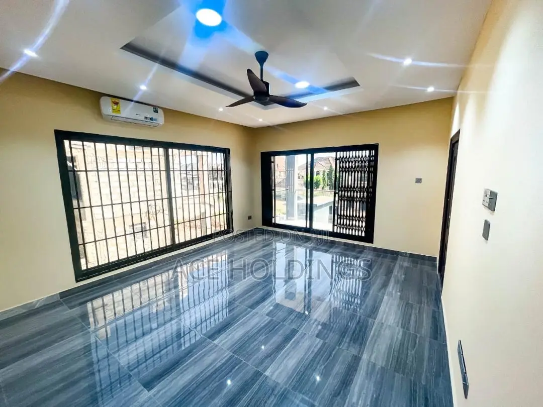 5bdrm Mansion in Adjiringanor, Adjiriganor for sale