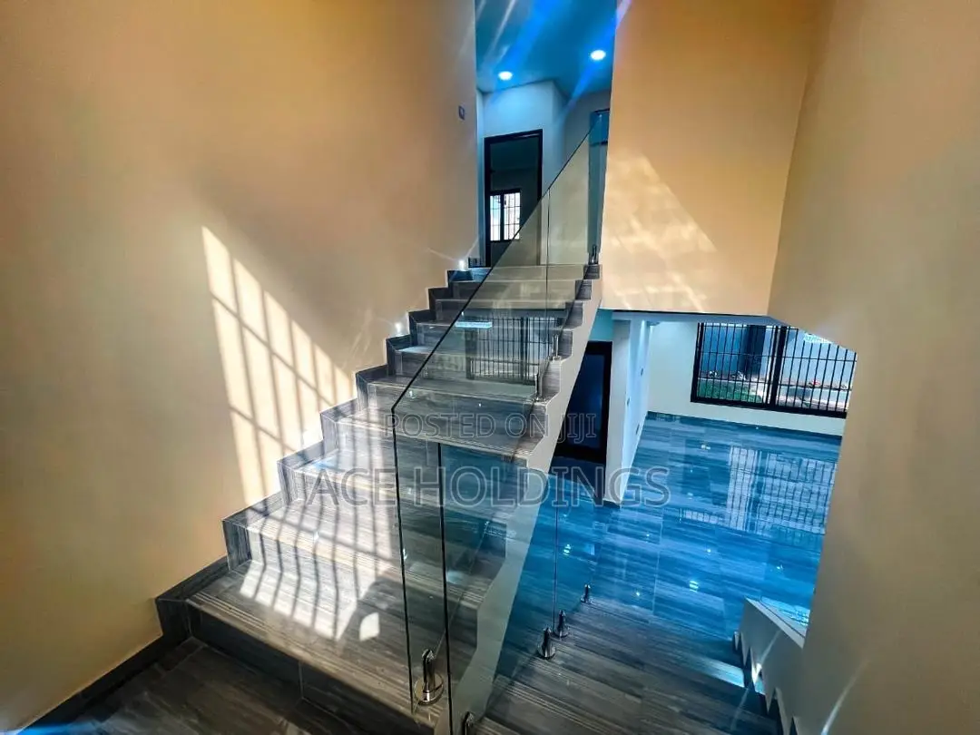 5bdrm Mansion in Adjiringanor, Adjiriganor for sale