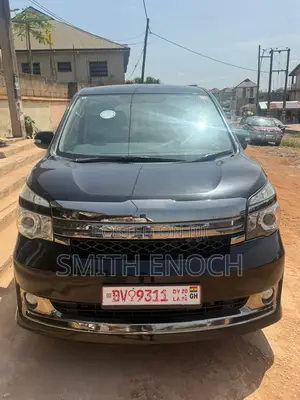 Toyota Voxy V 2WD 7-Seater 2010 Black