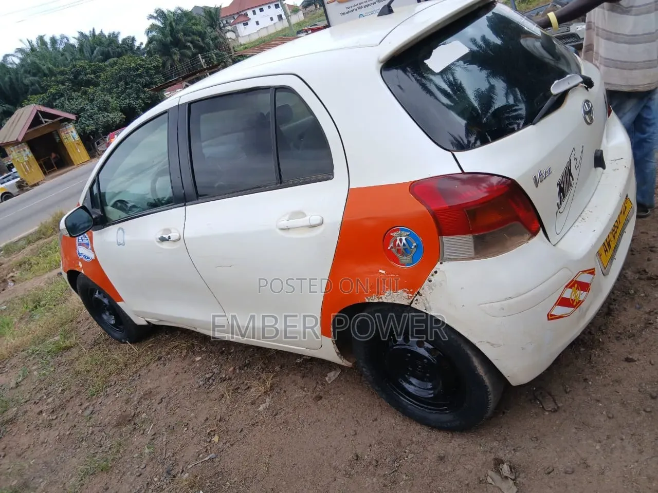 Toyota Vitz 2010 White