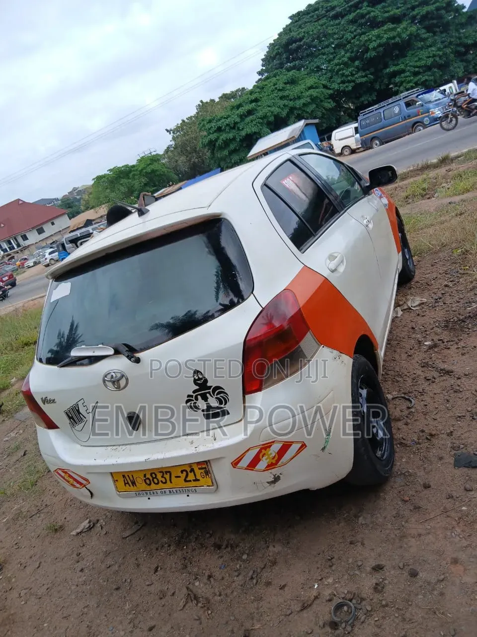 Toyota Vitz 2010 White