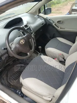 Toyota Vitz 2010 White