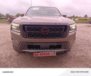 Nissan Frontier 2025 Pink