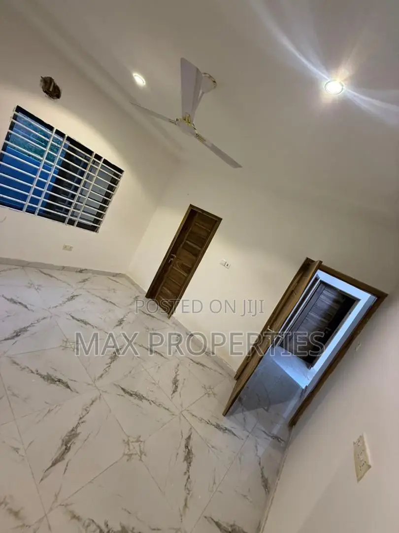 3bdrm House in Pokuase for sale
