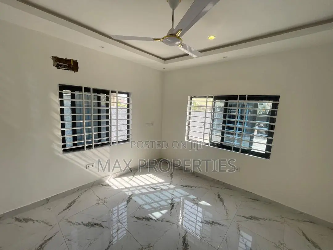 3bdrm House in Pokuase for sale