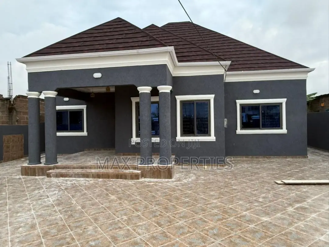 3bdrm House in Pokuase for sale